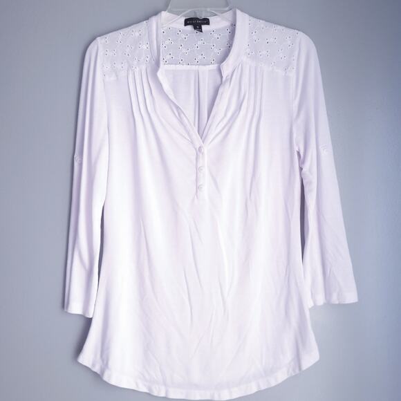 Willi Smith Blouse Small White, 3/4 Sleeves, Eyelet Shoulder Detail, Vneck - Picture 1 of 5